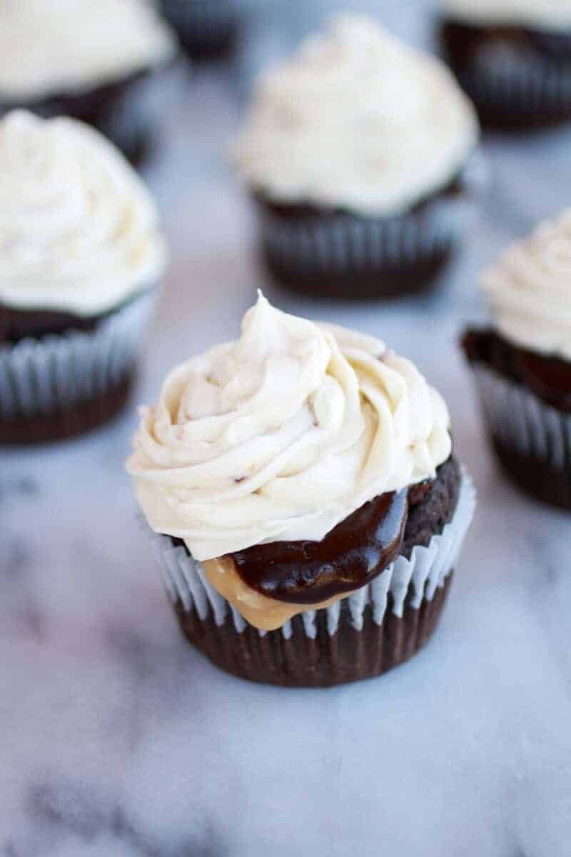 Cupcakes Snickers au caramel coco