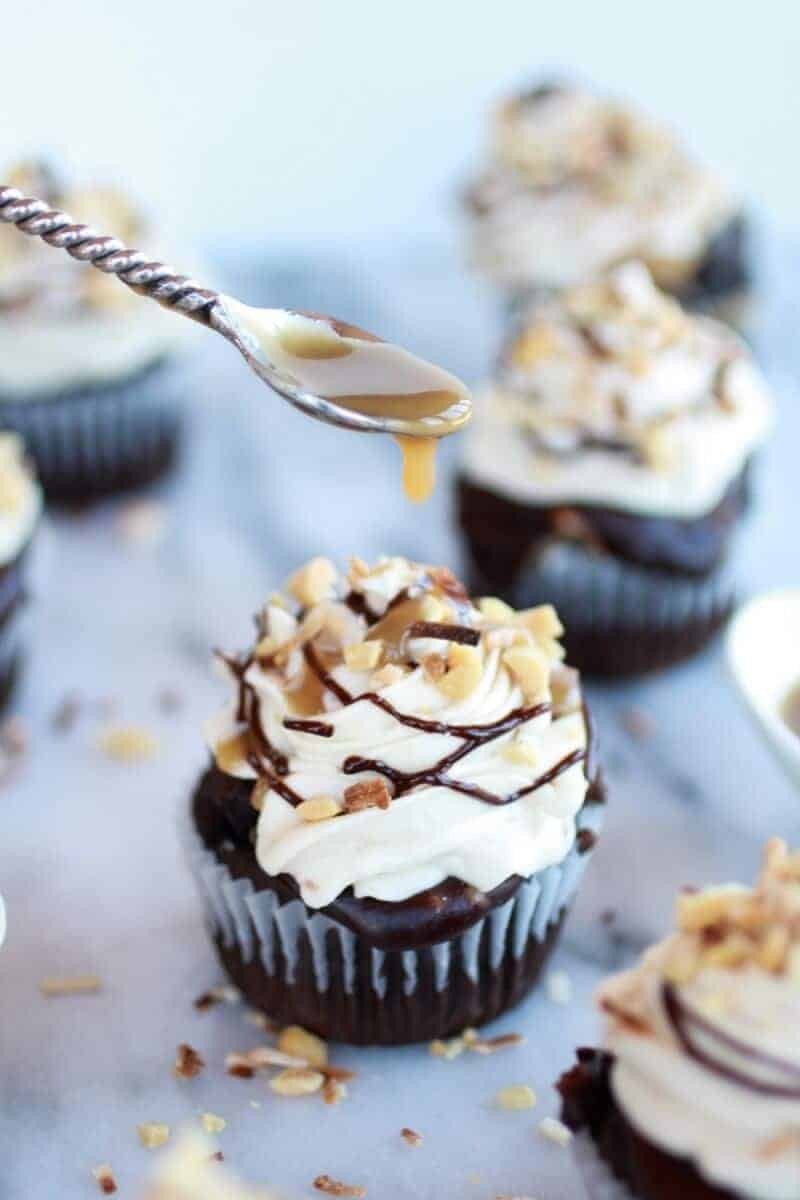 Cupcakes Snickers au caramel coco