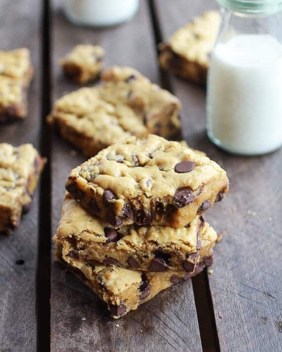 Des barres aux cookies à la citrouille et aux pépites de chocolat (entièrement en farine complète)