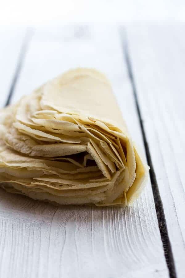 Gâteau aux Crêpes au Rhum et Chocolat à la Noix de Coco