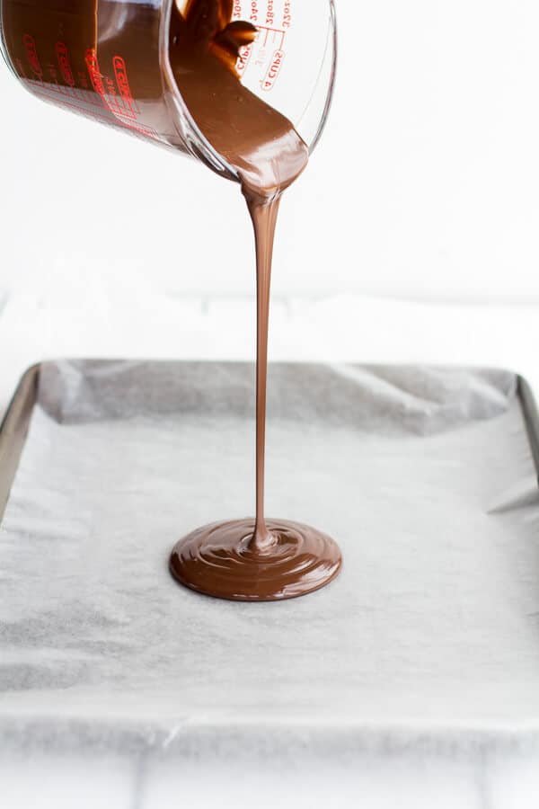 Barres de chocolat noir aux amandes grillées et noix de coco