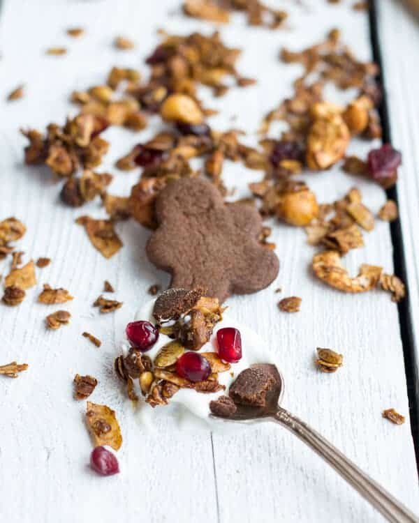 Granola aux Bonhommes en Pain d’Épices | halfbakedharvest.com